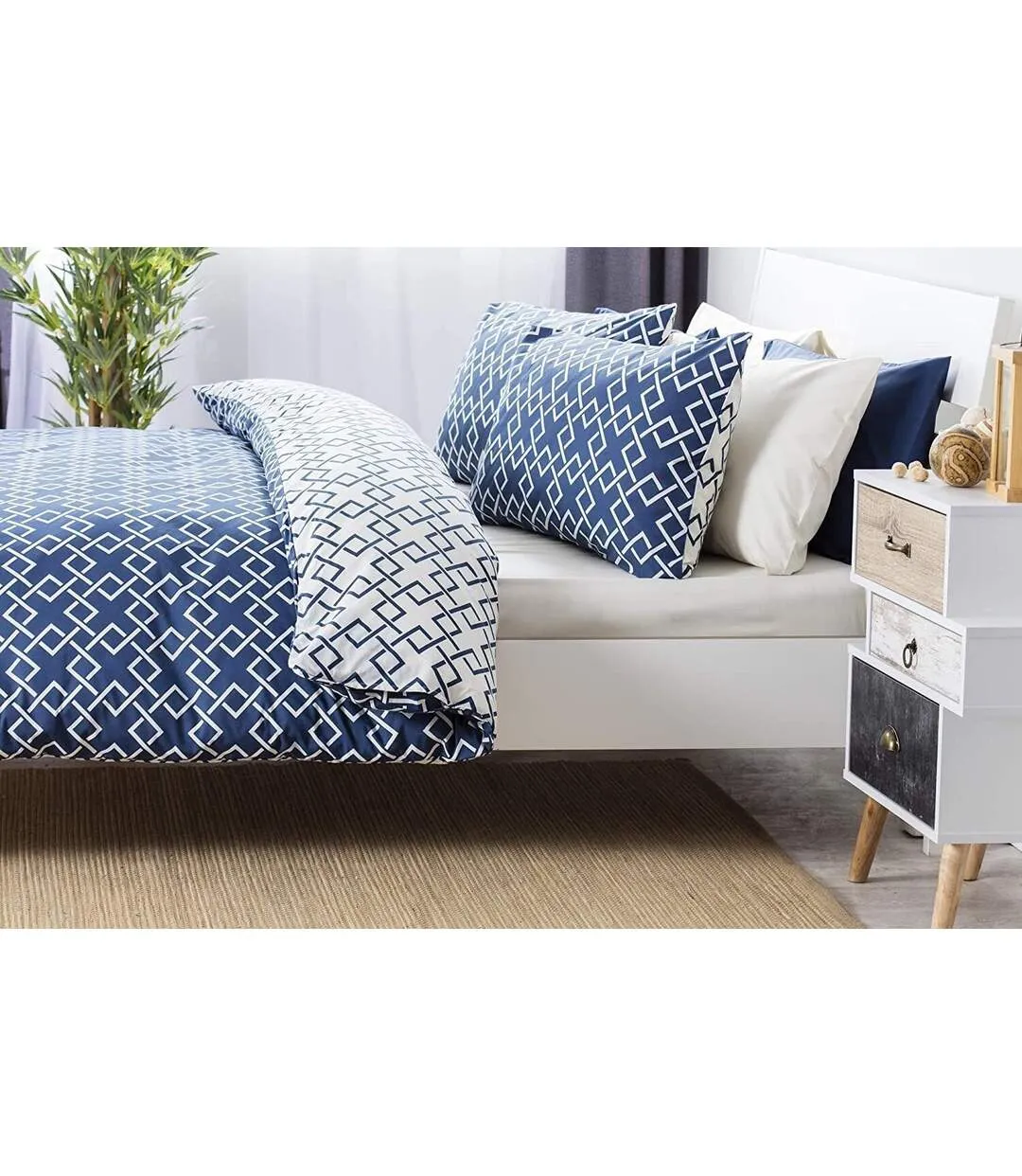 Atlanta duvet cover set navy/ivory Belledorm