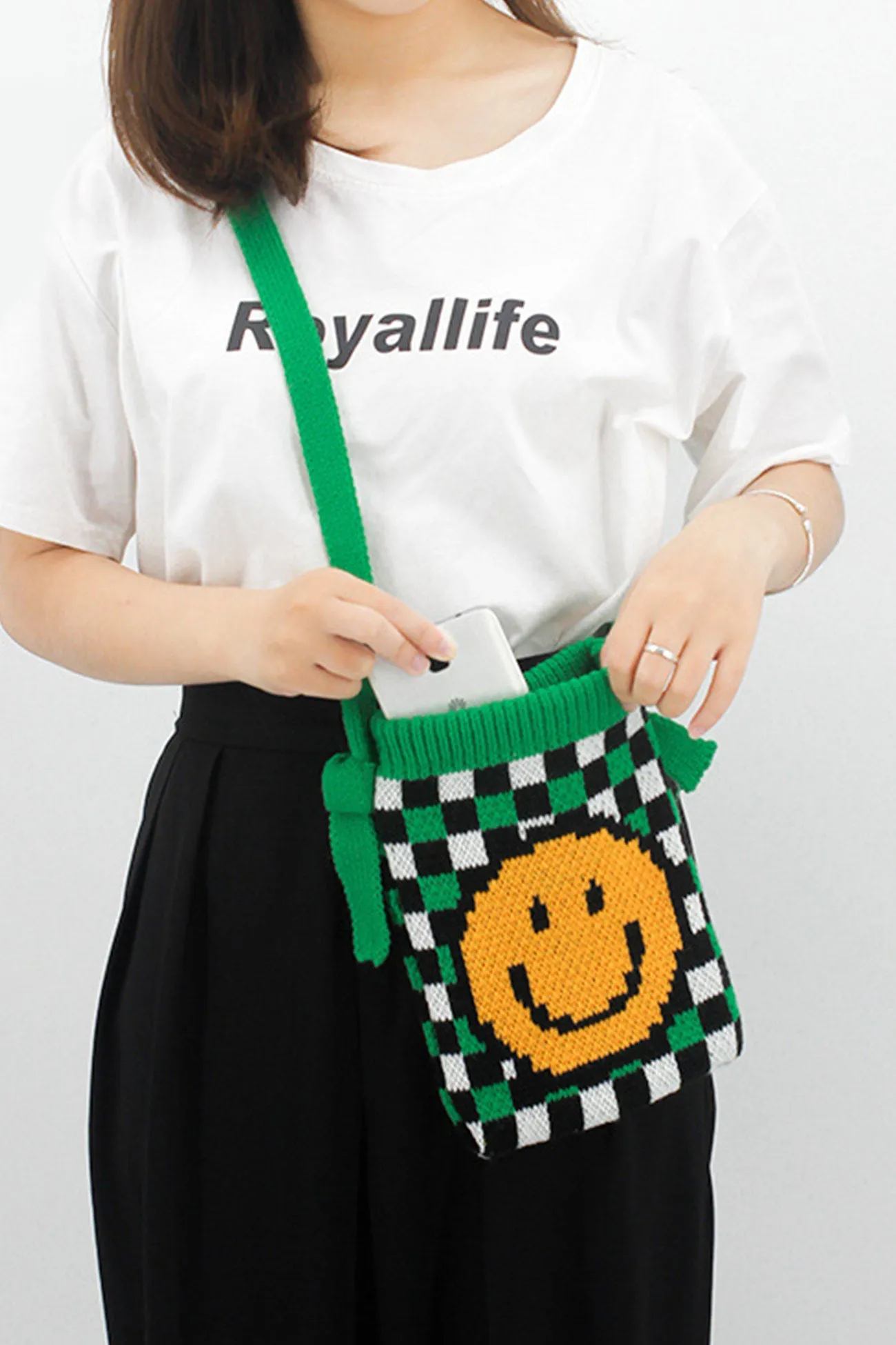 Cartoon Smiley Knitted One-Shoulder Bag