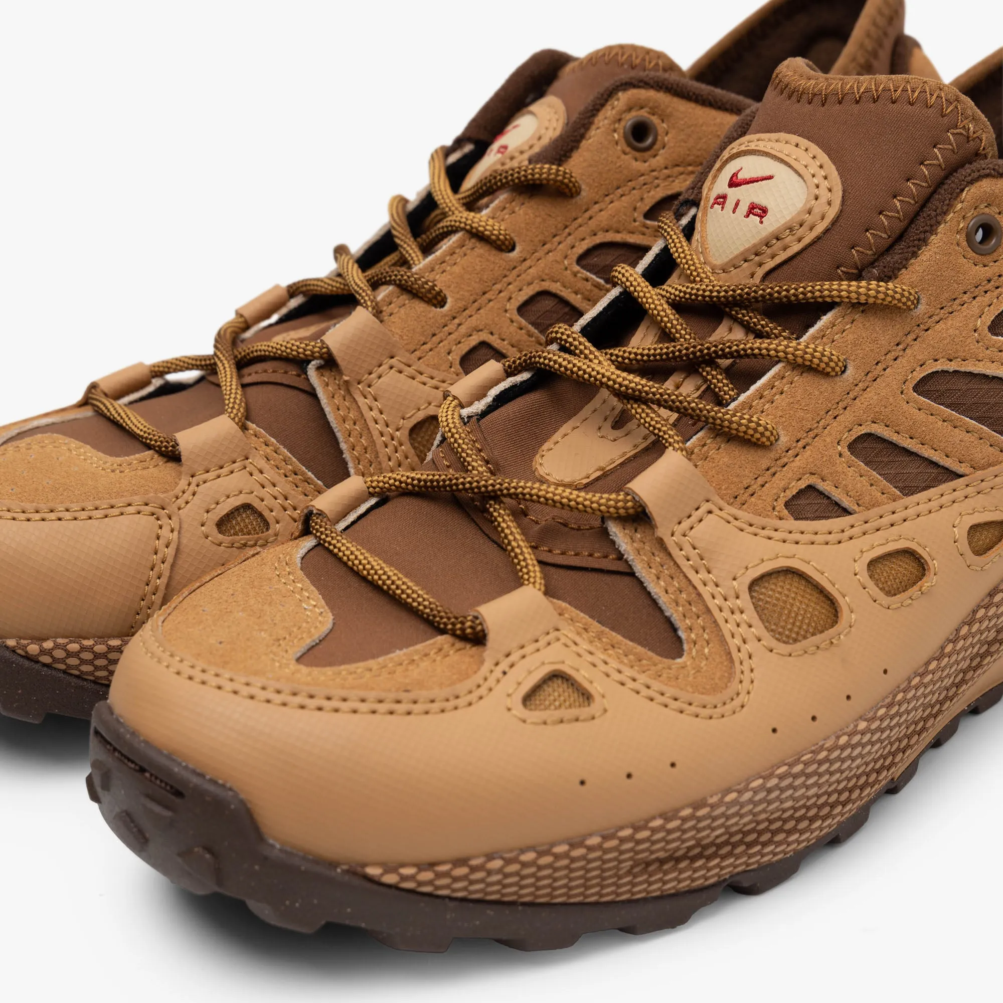 Nike ACG Air Exploraid Flax / Gym Red / Cacao Wow - British Tan