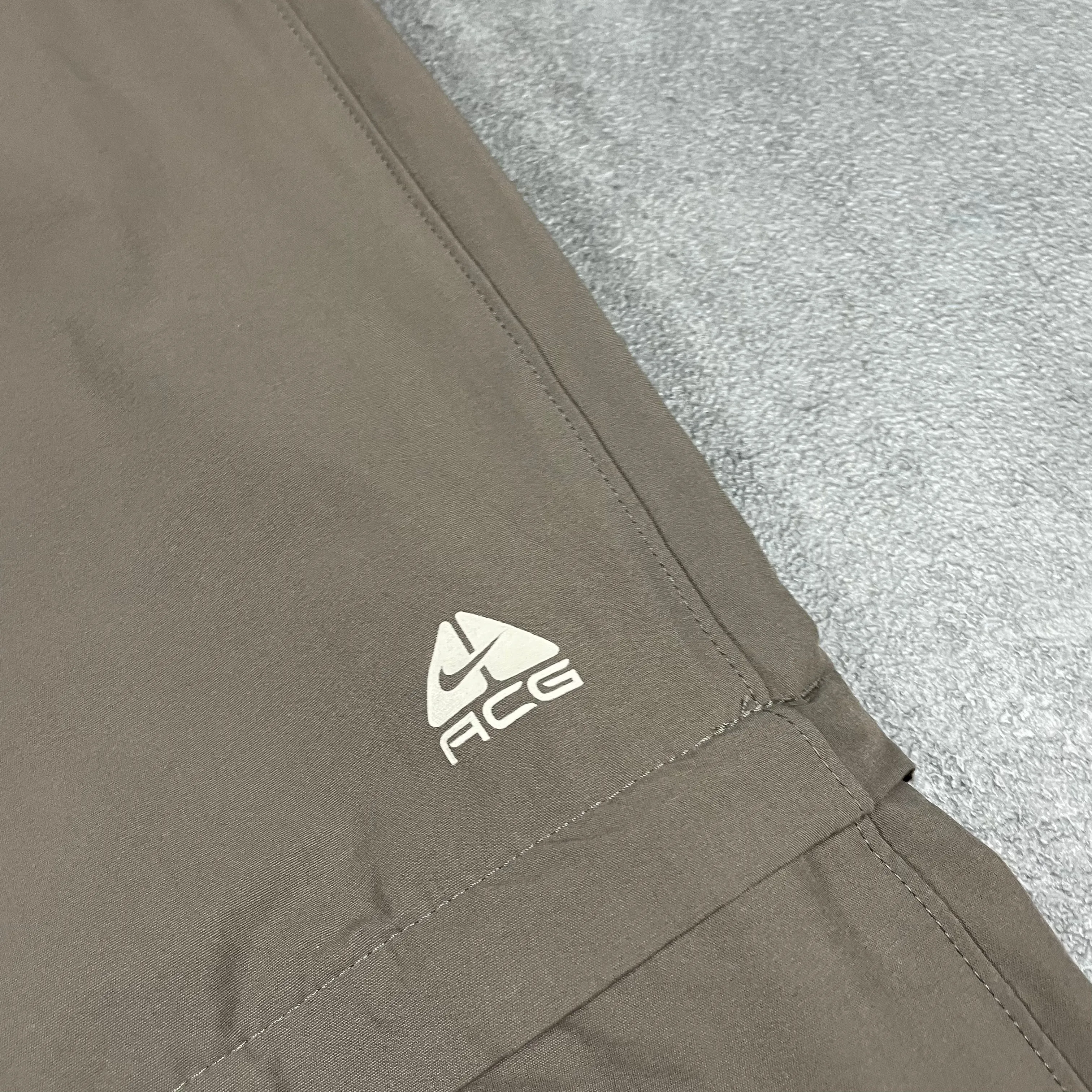 Nike ACG pant + short (32)