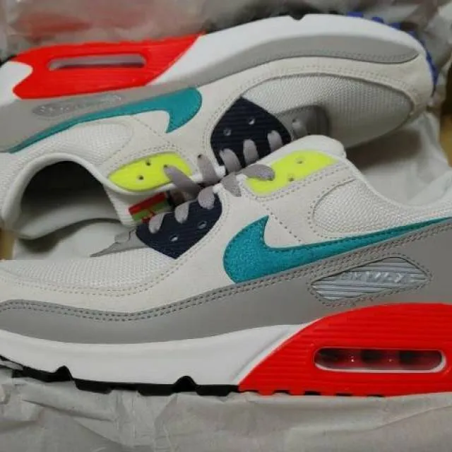 Nike Air Max 90 Evolution of Icons