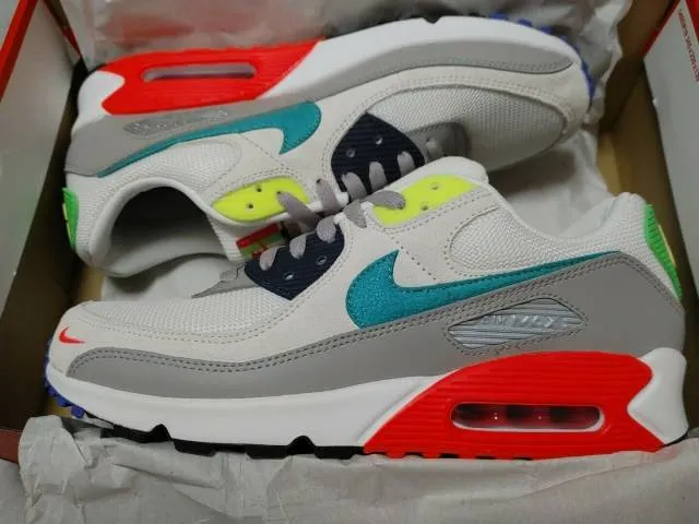 Nike Air Max 90 Evolution of Icons