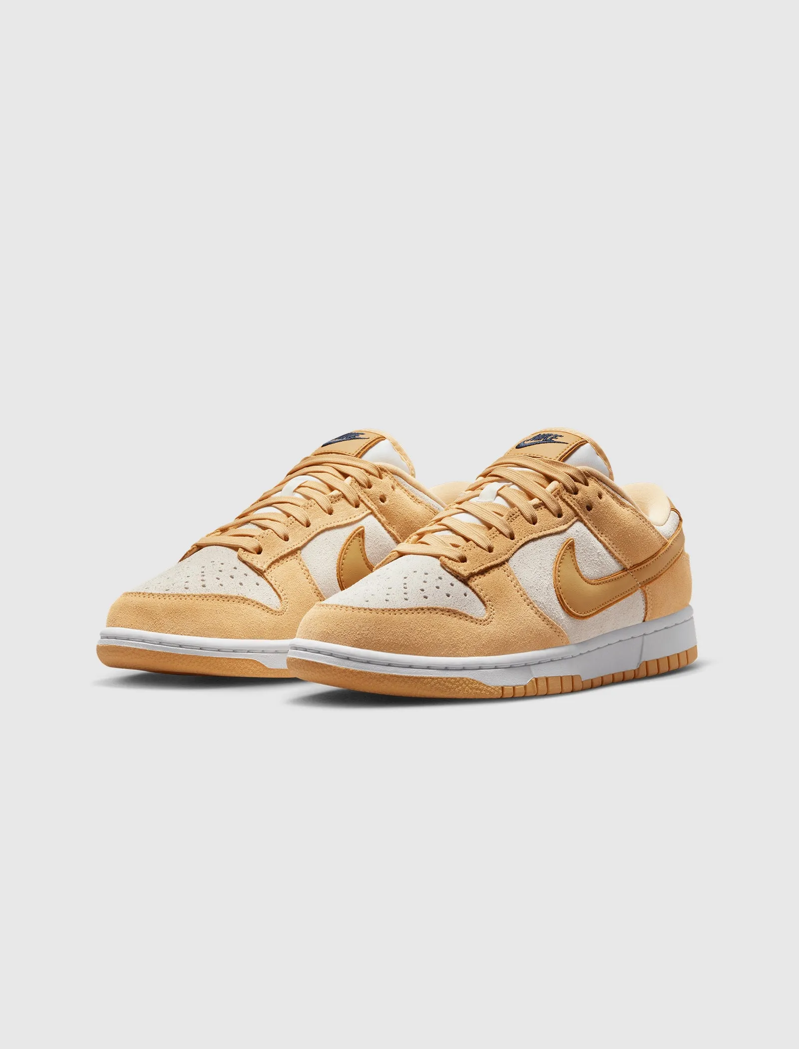 NIKE WOMEN'S DUNK LOW LX 